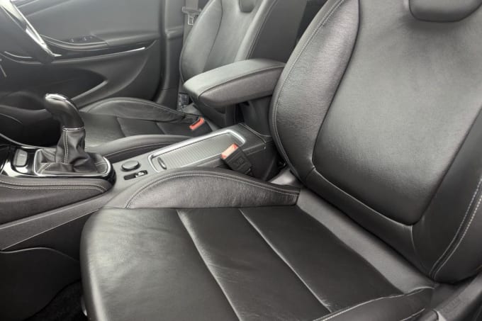 2025 Vauxhall Astra