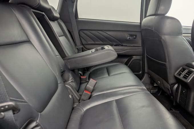 2025 Mitsubishi Outlander