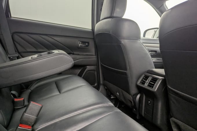 2025 Mitsubishi Outlander