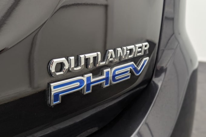 2025 Mitsubishi Outlander