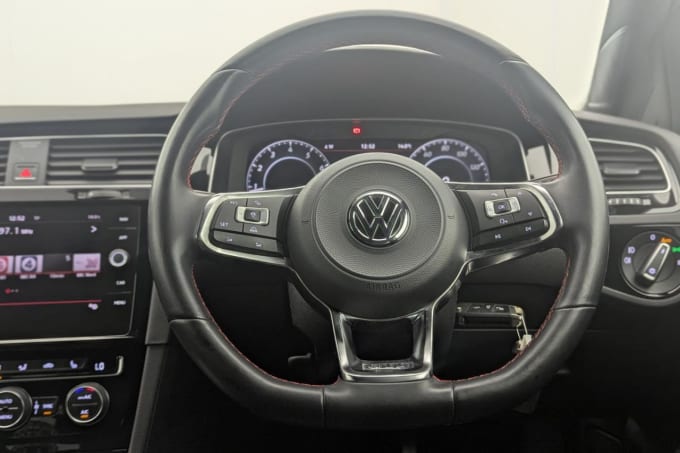 2025 Volkswagen Golf