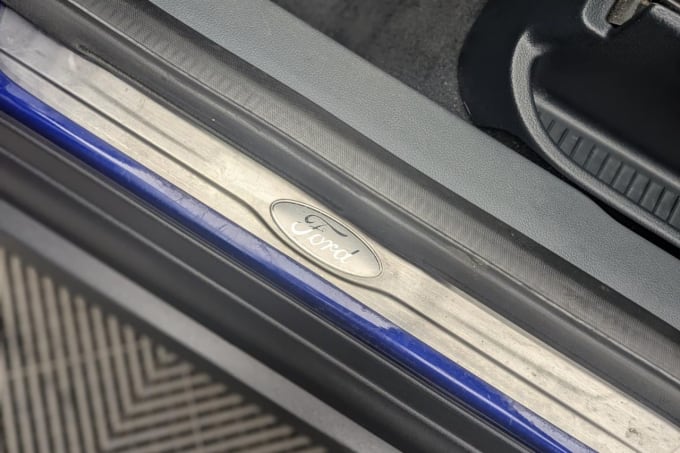 2025 Ford Grand C-max