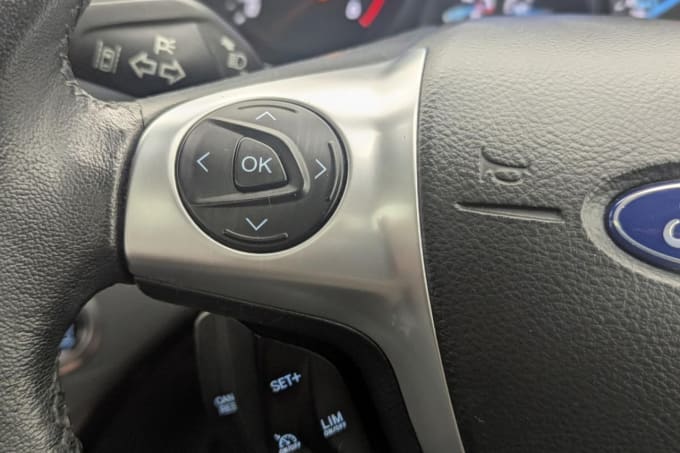 2025 Ford Grand C-max