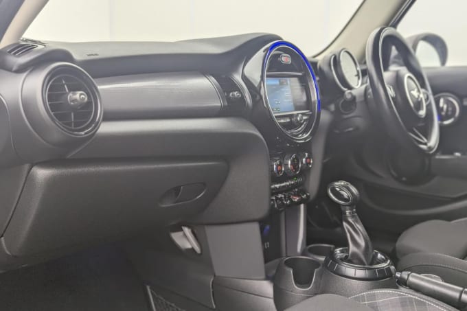 2025 Mini Hatch