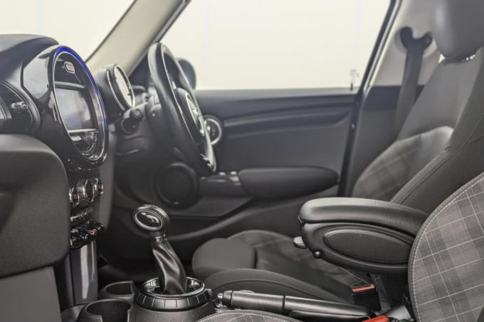 2025 Mini Hatch