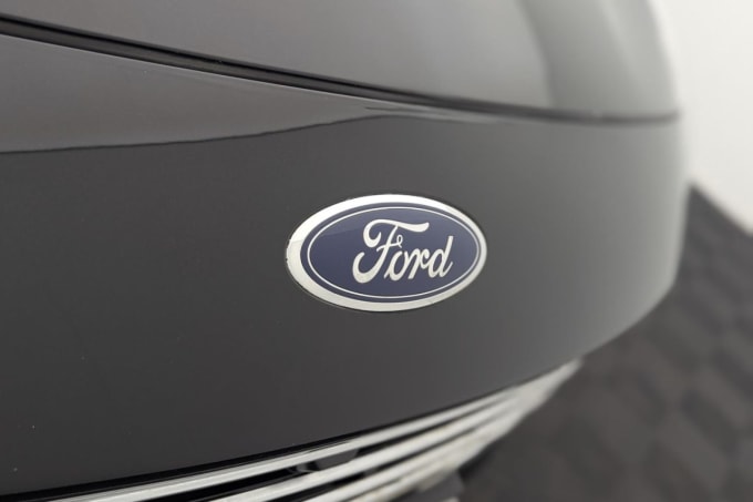 2025 Ford Kuga
