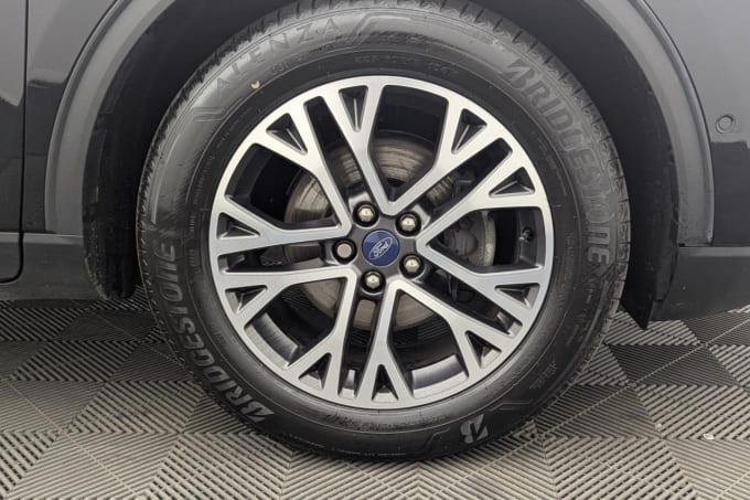 2025 Ford Kuga