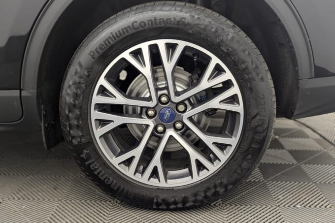 2025 Ford Kuga
