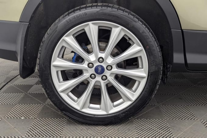 2025 Ford Kuga