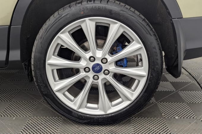 2025 Ford Kuga