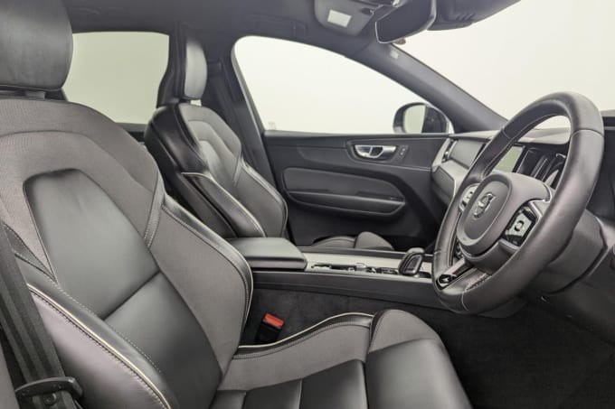 2025 Volvo Xc60