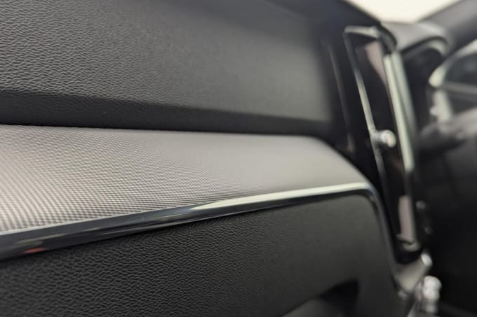 2025 Volvo Xc60