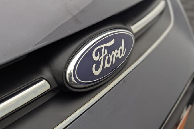 2025 Ford C-max