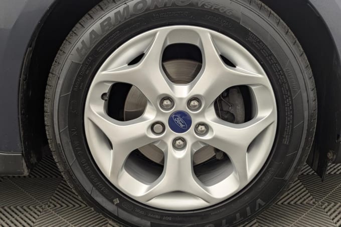 2025 Ford C-max