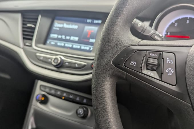2025 Vauxhall Astra