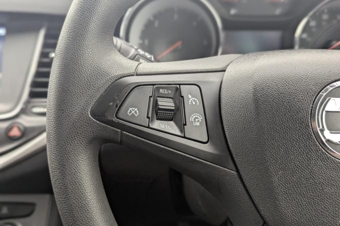 2025 Vauxhall Astra