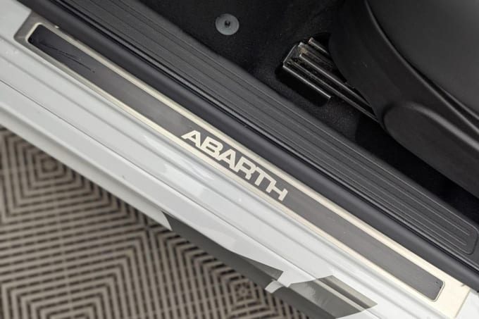 2025 Abarth 595