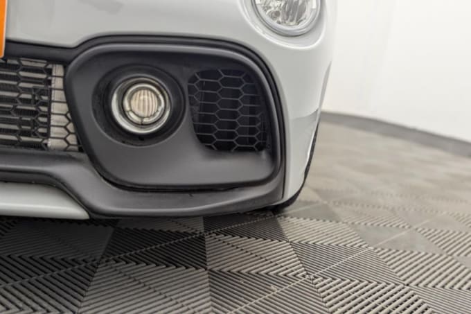 2025 Abarth 595