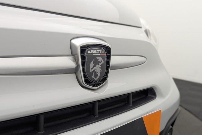 2025 Abarth 595