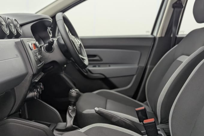 2025 Dacia Duster