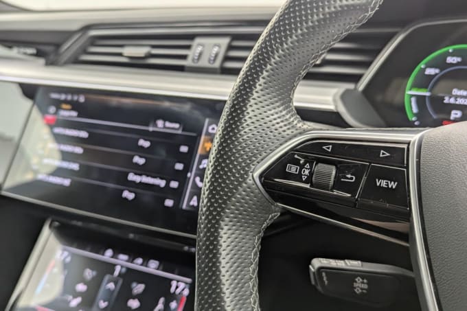 2025 Audi E-tron