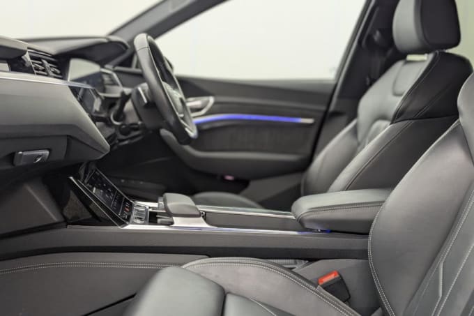 2025 Audi E-tron