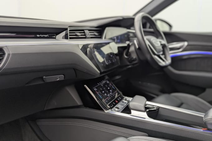 2025 Audi E-tron