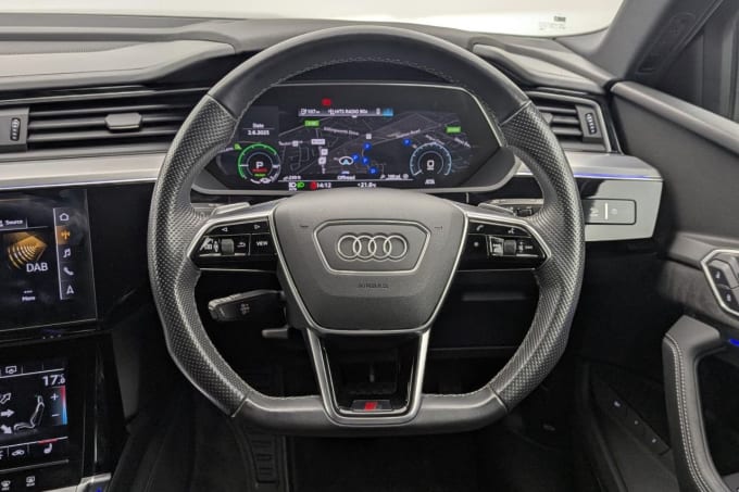 2025 Audi E-tron
