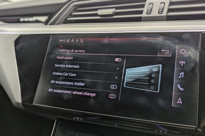 2025 Audi E-tron