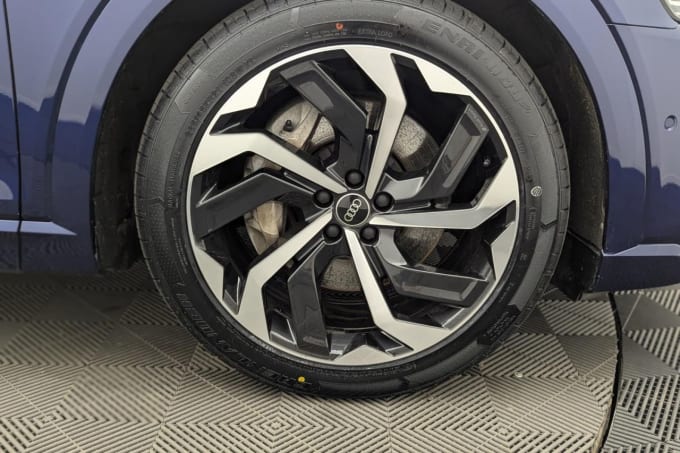2025 Audi E-tron