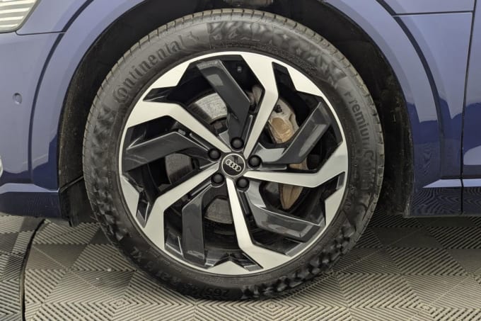2025 Audi E-tron