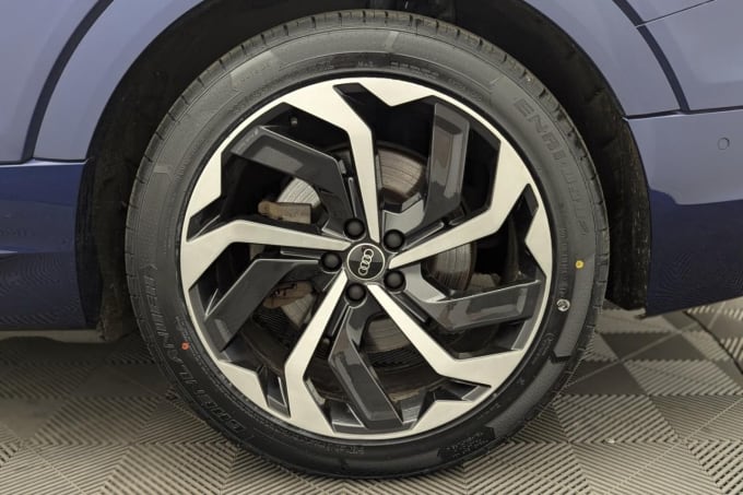 2025 Audi E-tron