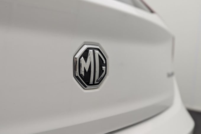 2025 Mg Mg3
