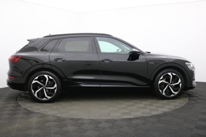 2025 Audi E-tron