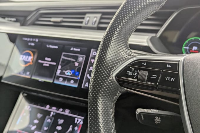 2025 Audi E-tron