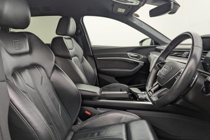 2025 Audi E-tron