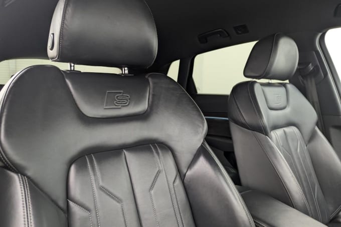 2025 Audi E-tron