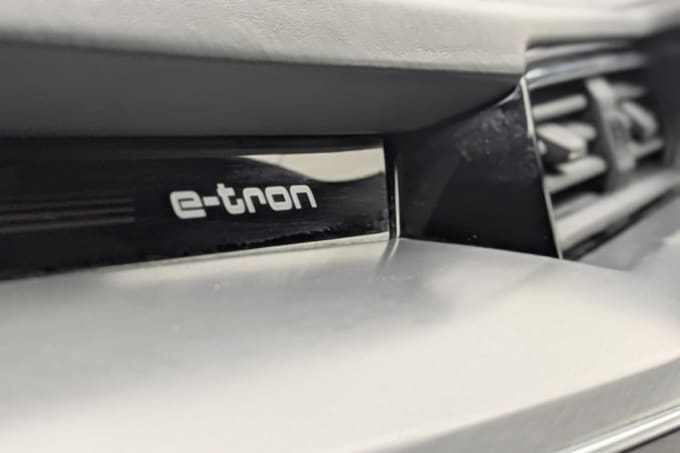 2025 Audi E-tron