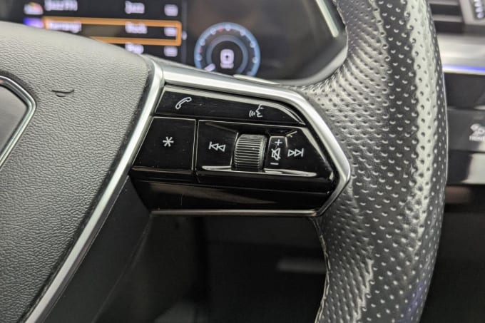 2025 Audi E-tron