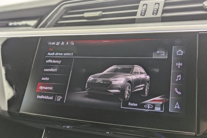 2025 Audi E-tron
