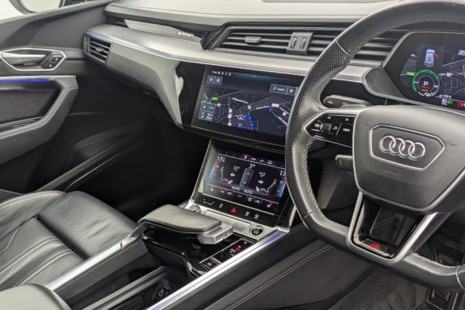 2025 Audi E-tron