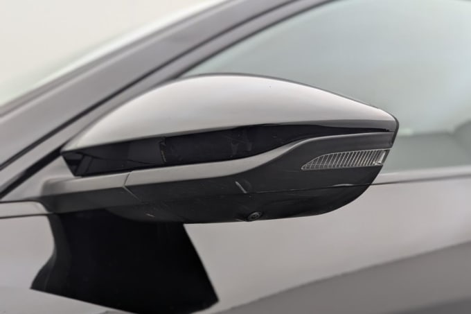 2025 Audi E-tron