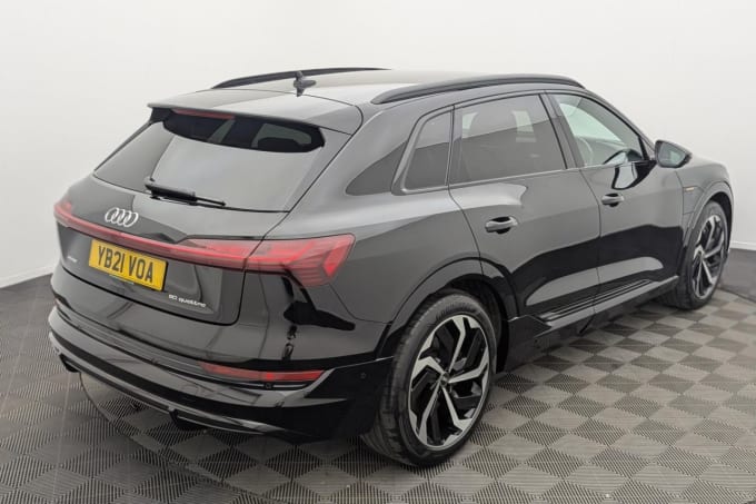 2025 Audi E-tron