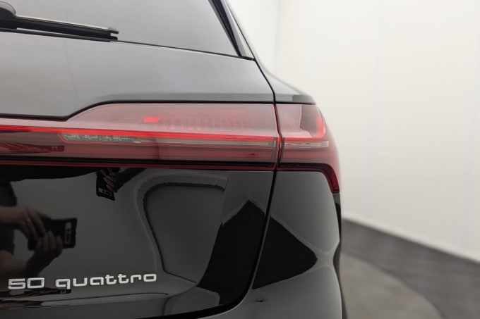 2025 Audi E-tron