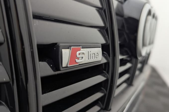 2025 Audi E-tron