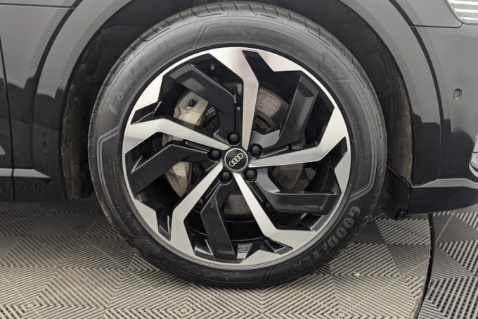 2025 Audi E-tron
