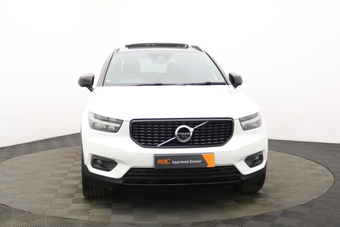 2025 Volvo Xc40