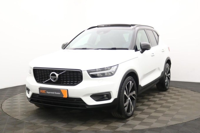 2025 Volvo Xc40