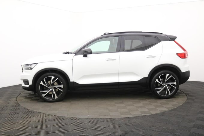 2025 Volvo Xc40