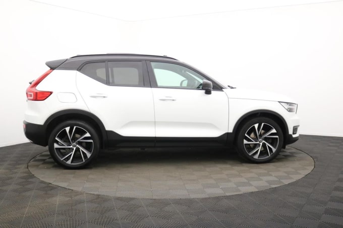 2025 Volvo Xc40